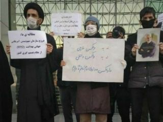 نماینده مشهد می‌گوید برخی از مجلس خواستند جلوی واکسن زدن خامنه‌ای را بگیرد