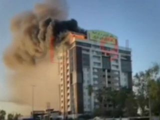 برج ۱۷ طبقه در چالوس به طور کامل در آتش سوخت