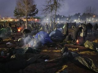 توافق مرکل برای ایجاد کریدور انسانی و انتقال ۲۰۰۰ نفر از پناهجویان به آلمان