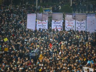 تظاهرات هزاران نفری کشاورزان و شهروندان اصفهانی بر بستر خشک زاینده‌رود