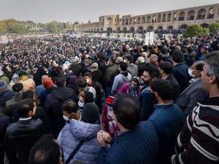 شلیک به معترضان در بستر زاینده‌رود و انتقال زخمی‌ها به بیمارستان