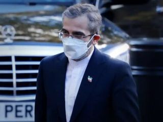 تعداد هیئت مذاکره کننده ایران باعث تعجب رسانه های اتریش شد /۴۰ مذاکره کننده؟