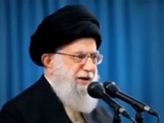 خامنه ای در سال ۱۳۹۷: در پاریس نیروهای مسلح دولتی مردم تظاهر کننده را کور می کنند