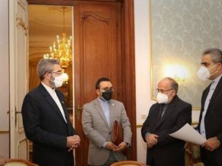 سناتور جمهوریخواه: بایدن تیمی برای «تسلیم آمریکا به آیت‌الله‌ها» به وین فرستاده