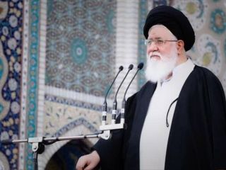 علم‌الهدی: مردم اصفهان برای نان و آب مقابل انقلاب نمی‌ایستند