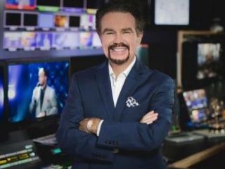 واعظ ضد واکسیناسیون شبکه دی‌استار بر اثر کرونا درگذشت