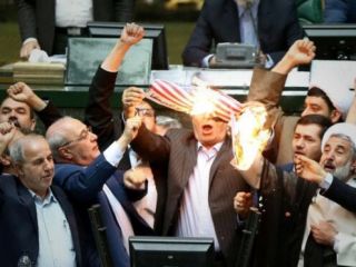 ۳ ماه حقوق نگیر، ببینم دوباره شعار می‌دهی؟