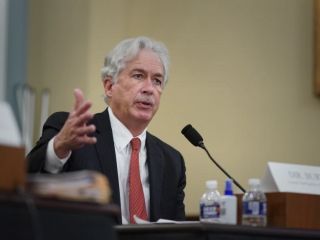 رئیس سی‌آی‌ای: هیچ نشانه‌ای از تصمیم رهبر ایران برای ساخت سلاح هسته‌ای وجود ندارد