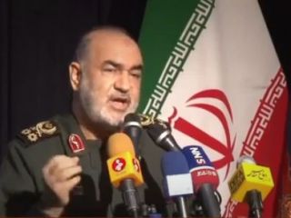 فرمانده کل سپاه: ده‌ها مقاله به زبان لاتین و غیرلاتین مطالعه کرده‌ام