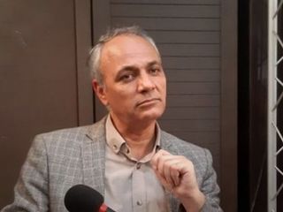 احمد زید آبادی: من هم می‌گویم تنگه هرمز را ببندید