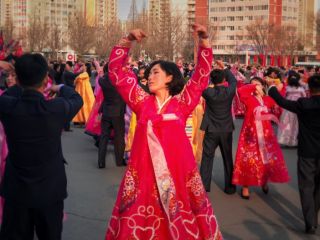 راز درآمد بالای زنان کره شمالی چیست؟