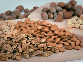 آجیل بخورید تا چاق نشوید