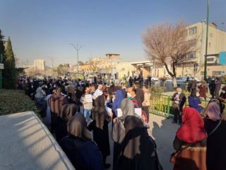 حمله نیروهای امنیتی به تجمع معلمان مقابل مجلس ایران