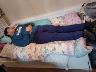 فقر در بریتانیا: «در مدرسه نمی‌فهمیدند چرا سر کلاس چُرت می‌زنم»