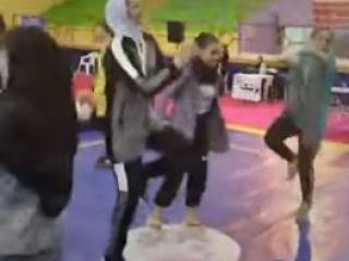 جشن و رقص قهرمانی دختران ووشو کار اصفهان