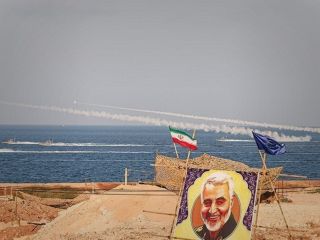 دستور خامنه ای به رئیسی درباره پاسخ هشدارآمیز ایران به نامه آمریکا