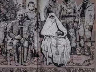 عکس روز : حذف چهره مادر سالخورده شهیدان افراسیابی از دیوار نگاره