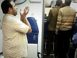 فارس نیوز : تداخل زمان نماز صبح با پروازهای هواپیما را حل کنید