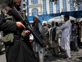 طالبان: رانندگان زنان «بدحجاب» را سوار نکنند و موسیقی نشنوند