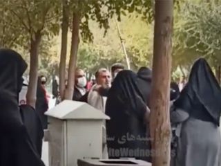 خبرگزاری حوزه از بازداشت زنی که با یک روحانی درگیر شد خبر داد