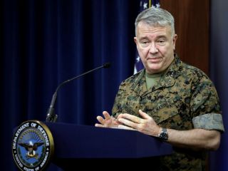 ژنرال مک‌کنزی: فعلاً خطر موشکی ایران بیشتر از خطر اتمی این کشور است