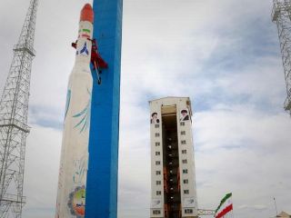 ایران از پرتاب موفق «سه محموله تحقیقاتی» به فضا خبر داد