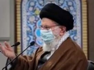 علی خامنه‌ای: مذاکره و تعامل با «دشمن» به معنای تسلیم شدن در مقابل آن نیست