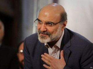 سپردن بزرگ‌ترین هلدینگ صنعتی ایران به شخصی بدون تجربه در پتروشیمی و بورس