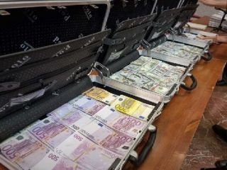 کیف‌های رشوه دلار و یورو در دادگاه شهرداری لواسان - ویدیو
