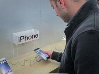 واردات رسمی گوشی‌های «بالای ۶۰۰ دلار» به ایران ممنوع می‌شود