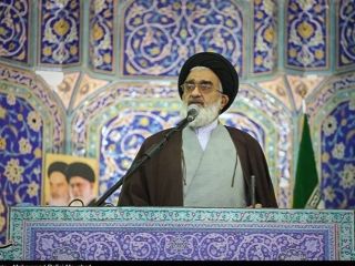 امام جمعه قم: روسیه نیازمند کمک ایران اسلامی است