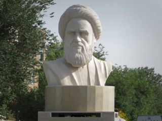 دستگیری فردی به اتهام «تخریب» تندیس خمینی در اردستان