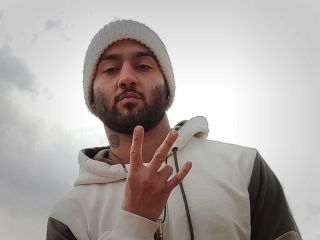 توماج صالحی، خواننده رپ اعتراضی به «حبس تعلیقی و جریمه» محکوم شد