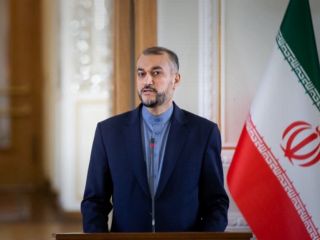 حمله تند اصولگراها به وزیر امورخارجه بخاطر بیان یحتمل بودن مذاکره مستقیم با آمریکا