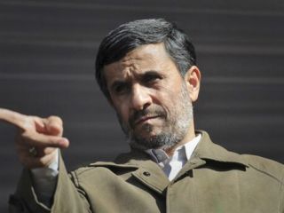 احمدی‌نژاد:  روسیه با آمریکا روی ایران و اوکراین با هم معامله کرده اند