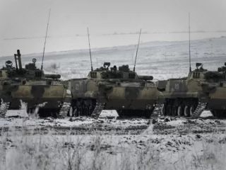 بایدن هشدار داد: احتمالا روسیه ماه آینده به اوکراین حمله می کند