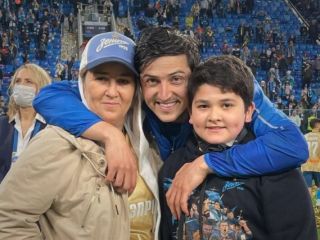 «سردار آزمون»؛ از دختران روس طرفدارش تا در کنار خانواده