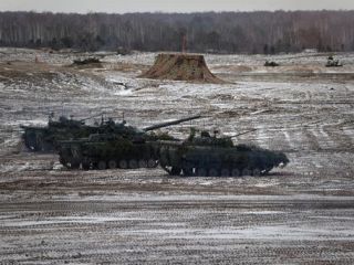 کارشناسان آمریکایی: روسیه برای حمله قریب‌الوقوع آماده است