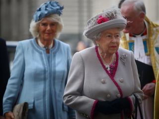 ملکه الیزابت دوم آرزو کرد پس از رسیدن پسرش به پادشاهی , کاملیا لقب «ملکه» بگیرد