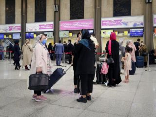 بازرسی‌های نامتعارف زنان ایرانی در فرودگاه بین‌المللی امام تهران