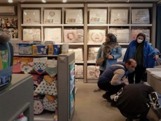 سیسمونی‌های لوکس؛ شروع زندگی با سرشیشه طلا و کالسکه ۳۰ میلیون تومانی