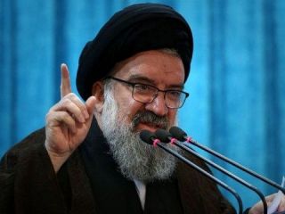 احمد خاتمی: «سیاه‌نمایی» مصداق کفر در برابر نعمت انقلاب است