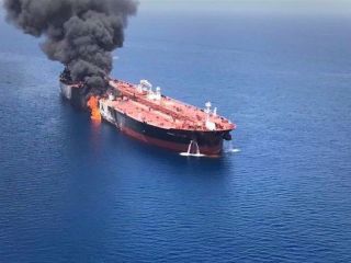 نیم میلیون بشکه «نفت ایران » در نفتکشی نزدیک چین آتش گرفت