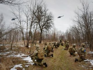 رئیس ناتو: همه نشانه‌ها حاکی از در پیش‌ بودن «حمله کامل» روسیه است
