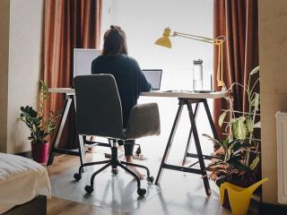 نتیجه یک تحقیق در بریتانیا: دورکاری مفید‌تر و سازنده‌تر از کار کردنِ حضوری است