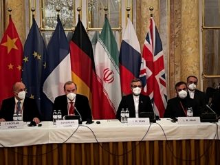 هشدار نمایندگی ولی فقیه در سپاه به مذاکره‌کنندگان هسته ای ایران: عقب‌نشینی نکنید