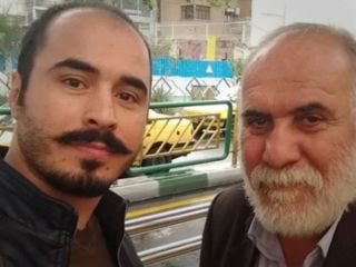 پدر حسین رونقی: پسرم را رها نکنند خودم را در میدان ارگ آتش می‌زنم