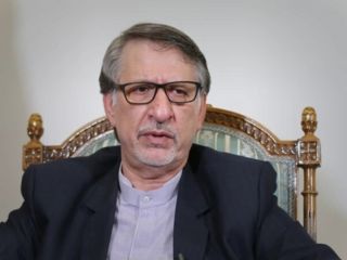 برکناری سفیر ایران در لندن درپی برگزاری مهمانی پیروزی انقلاب با حضور زنان بی حجاب