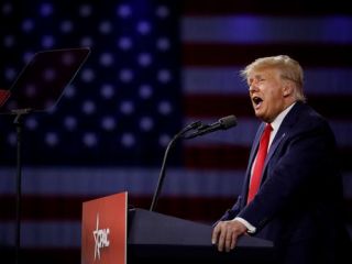 ترامپ: پوتین باهوش و بایدن احمق است