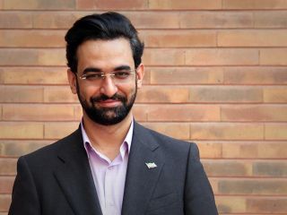 واکنش آذری جهرمی به فعال شدن اینترنت ماهواره‌ای استارلینک در اوکراین